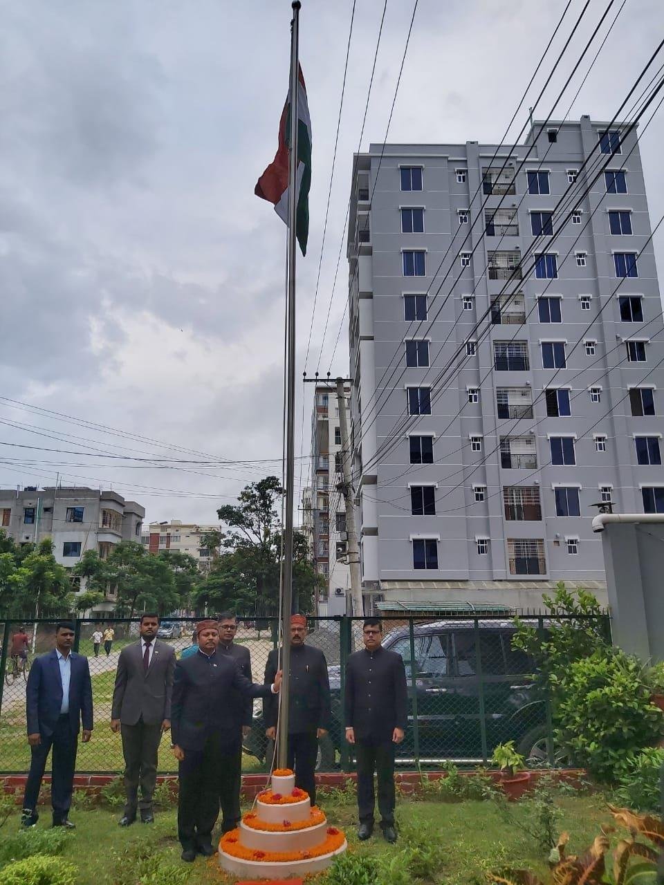The Assistant High Commission of India in Rajshahi celebrated the 76th Independence Day of India on August 15, 2022. The event started with hoisting of National Flag, followed by singing of National Anthem and reading out of Rashtrapatiji address to the Nation on the eve of the Independence Day by Acting Assistant High Commissioner of India, Mr. Brijadeo Prasad.